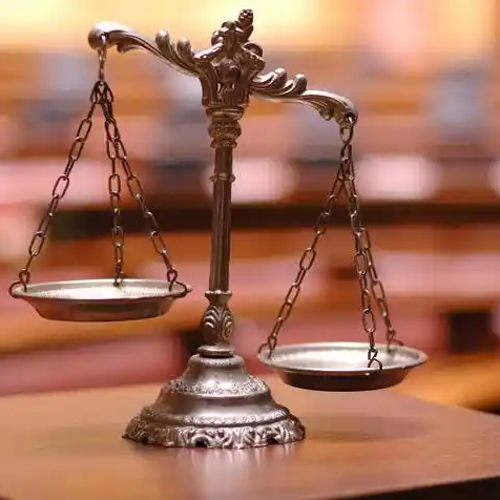 男子境内外注册多家公司，虚构转口贸易逃汇逾2亿美元被捕